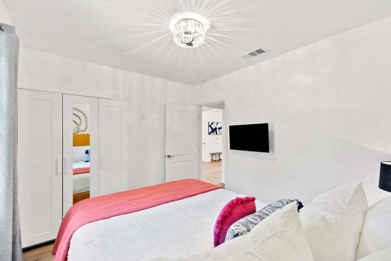 לוס אנג'לס Studio City Contemporary Villa With Pool Sleeps 10 מראה חיצוני תמונה